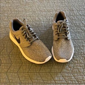 Grey Nike Tanjun - Men’s Size 7